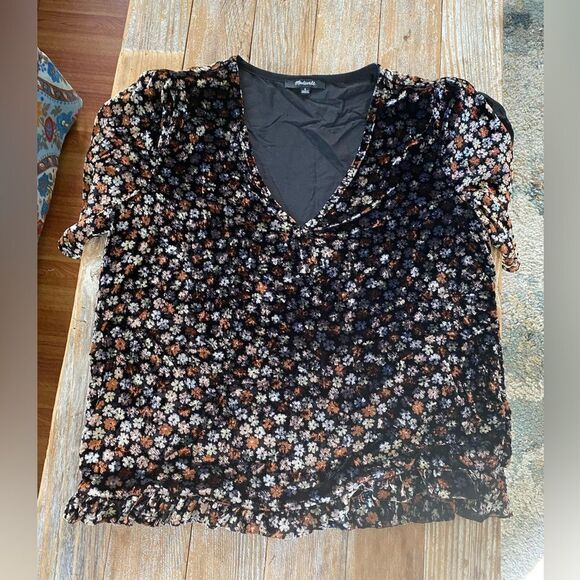 Madewell Velvet Tulip-Sleeve Ruffle Top in Petite Blooms - Picture 5 of 10